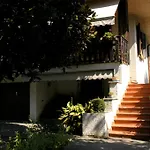 לינה וארוחת בוקר Casa Irene 3*