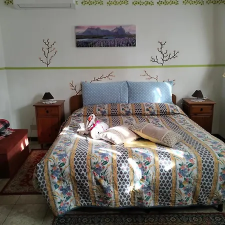 לינה וארוחת בוקר Casa Irene