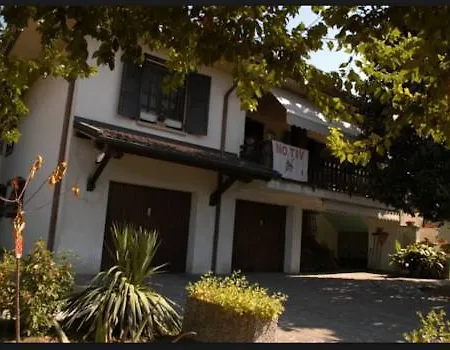 לינה וארוחת בוקר Casa Irene טורי די קווארטזולו