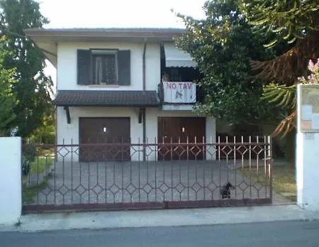 לינה וארוחת בוקר Casa Irene טורי די קווארטזולו